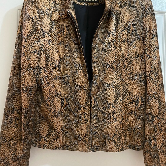 Animal print jacket with padded shoulders - Picture 2 of 5